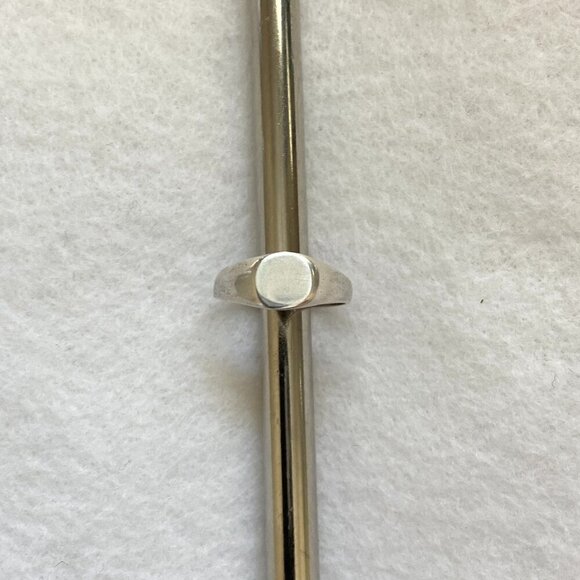 VTG Sterling Silver 925 Very Tiny Blank Baby Signet Ring < Size 1 Baby Ring - Picture 2 of 16